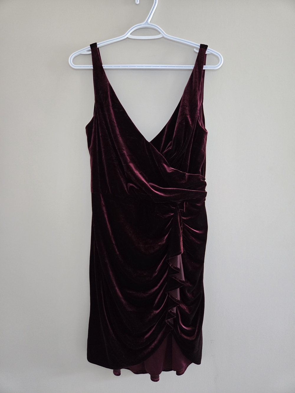 DB Studio David's Bridal Velvet Ruched Mini Cocktail Dress in Burgundy (NEW)